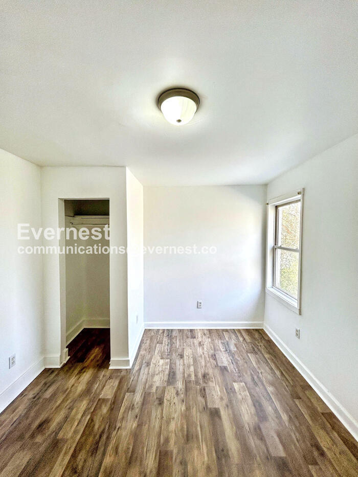 Building Photo - 709 Cameron St