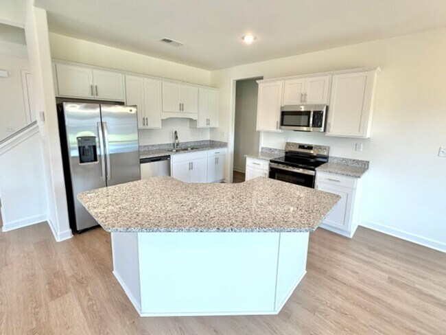 Building Photo - 135 Summer Rose Ln