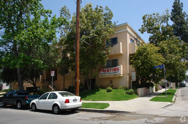 Building Photo - 7004 Jordan Ave