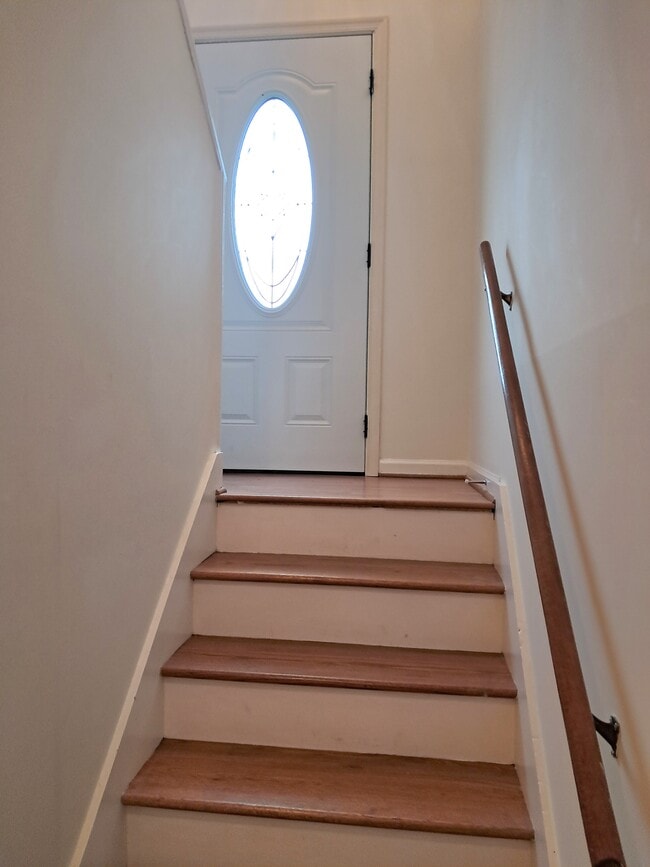 Building Photo - 114 Tomahawk Dr