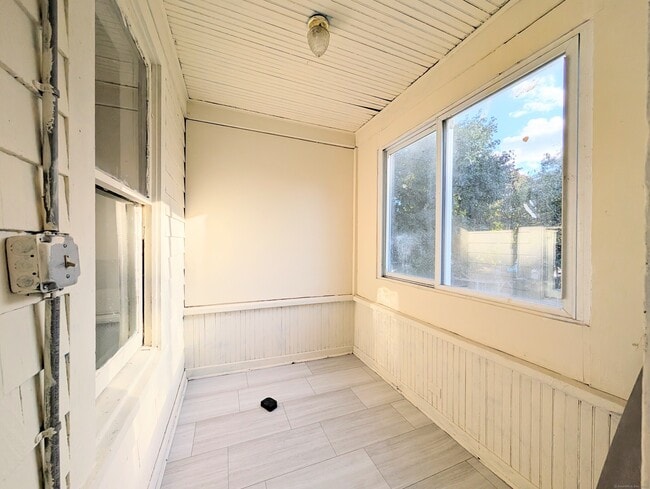 Building Photo - 133 Poplar St