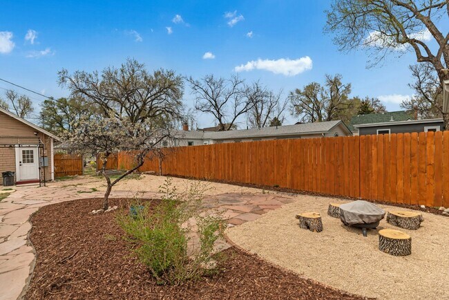 Building Photo - 715 Arcadia Pl