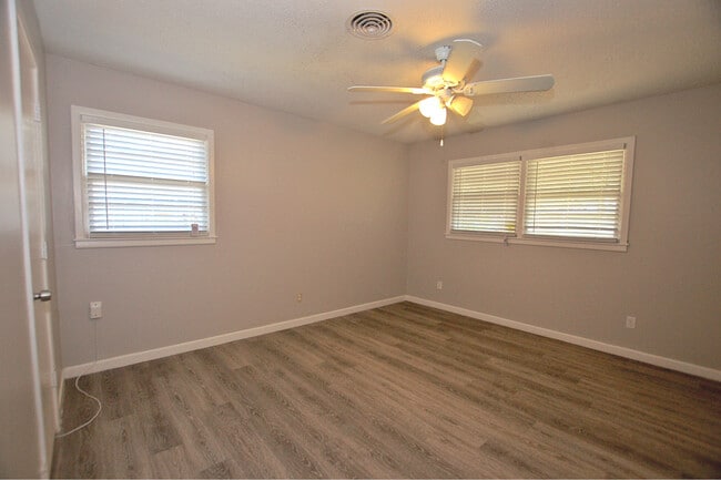 Building Photo - Completely Updated 3/2/2 House Convenient to Texas Tech