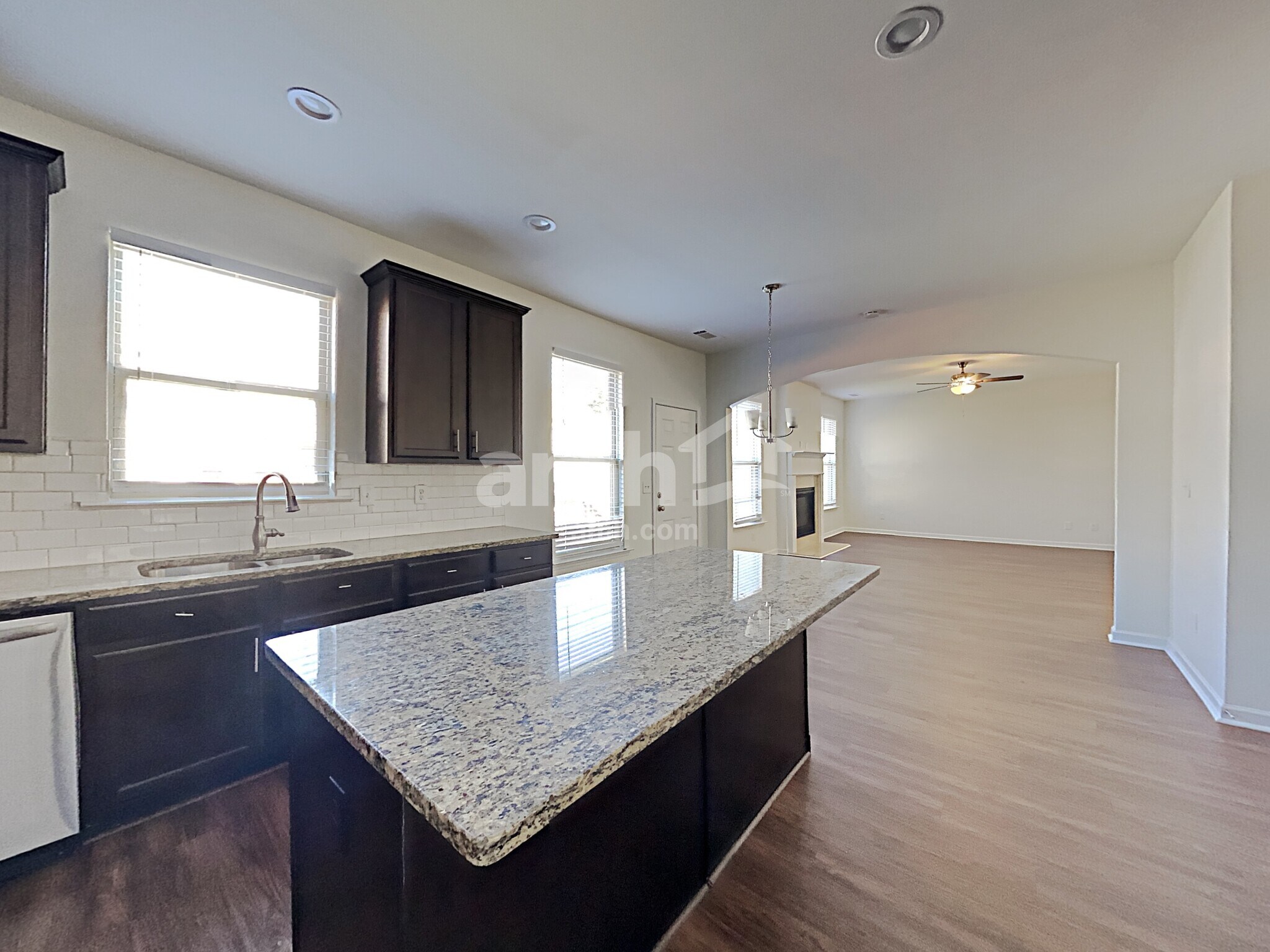 Building Photo - 3168 Altamont Ct S W