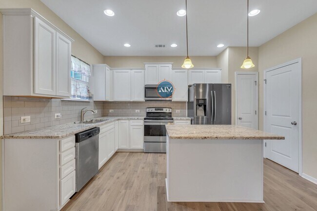 Building Photo - Beautiful Home in Seagrass Station