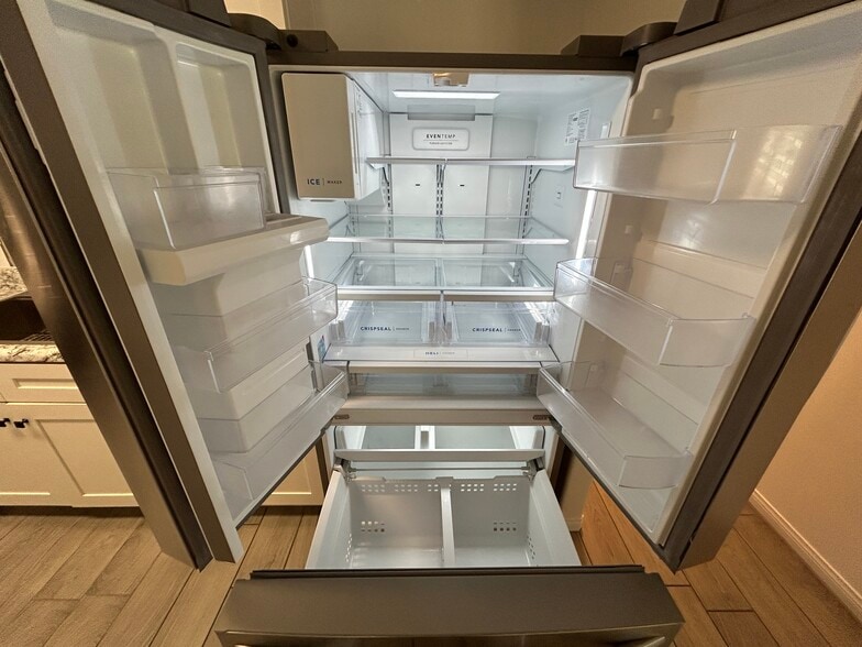 Building Photo - 9208 W Coolidge St