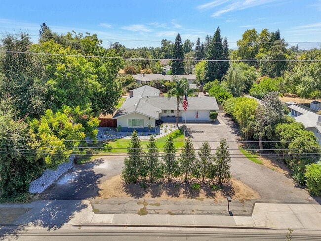 Building Photo - Modern Country Retreat on Half Acre in Gridley 3+ Bedrooms