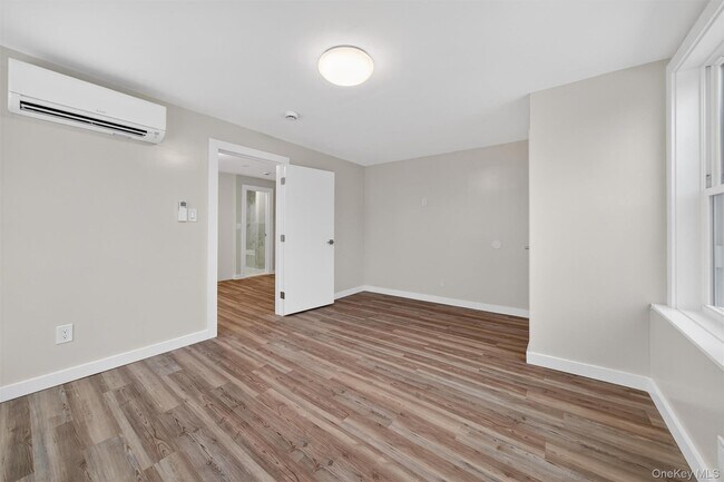 Building Photo - 303 Main St