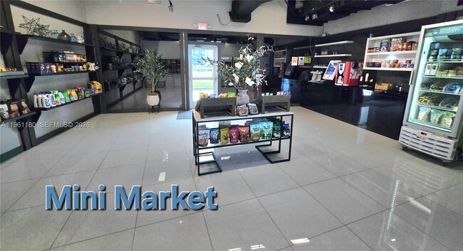 Building Photo - 601 NE 36th St