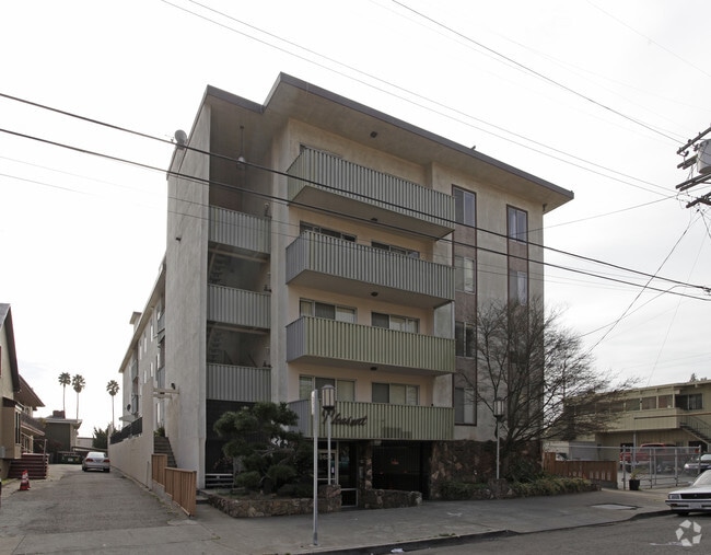 Building Photo - Pleasant Towers