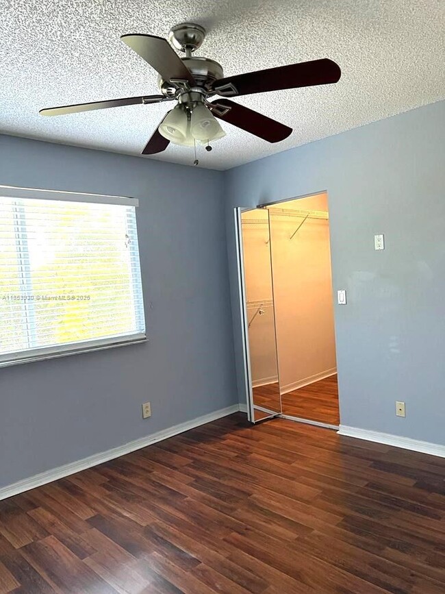 Building Photo - 1109 SW 44th Way