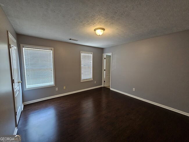 Building Photo - 1243 Blairs Pointe Dr SW