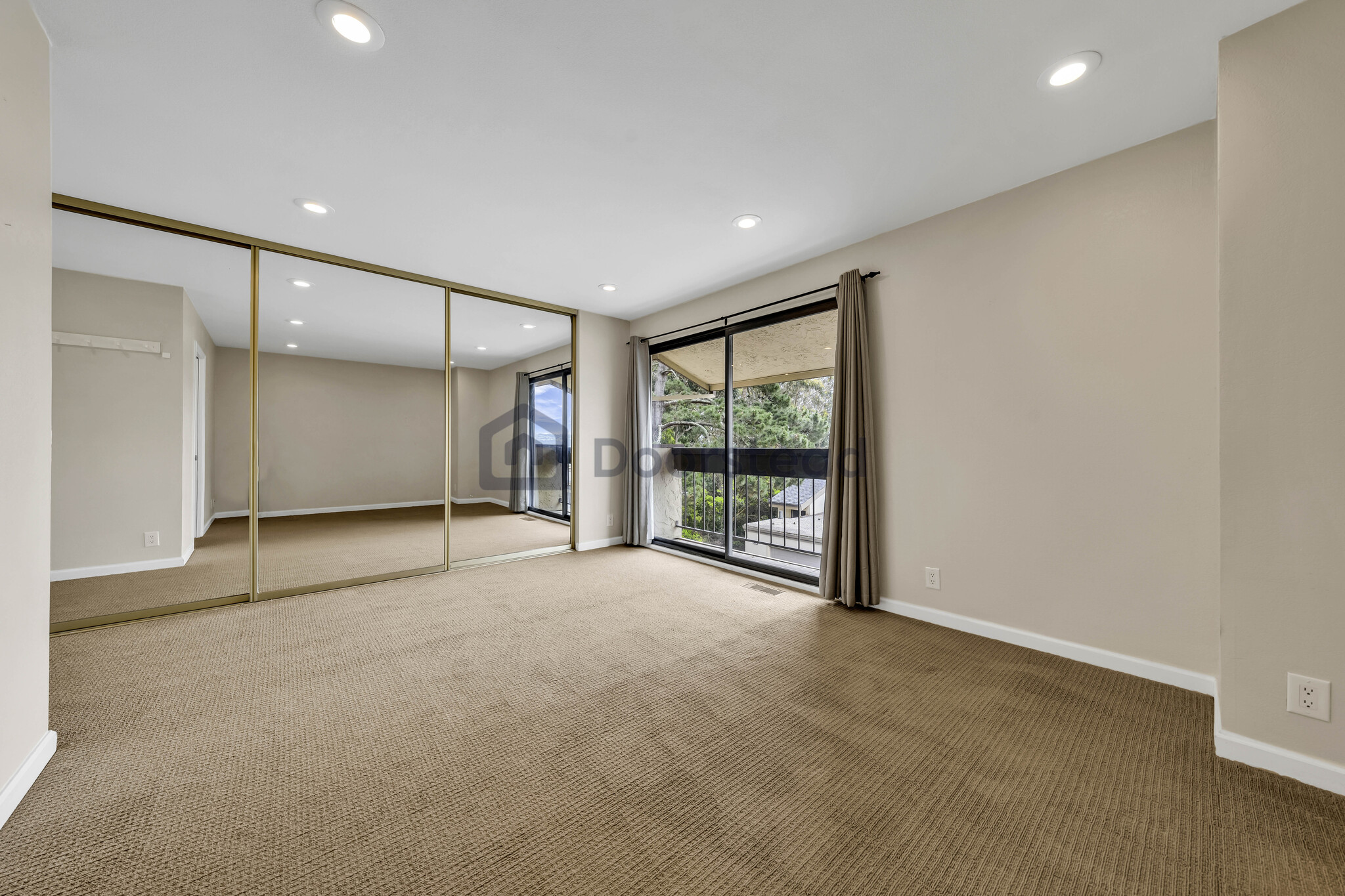 Building Photo - 641 Stonegate Dr
