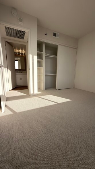 Second bedroom - 2499 Kapiolani Blvd