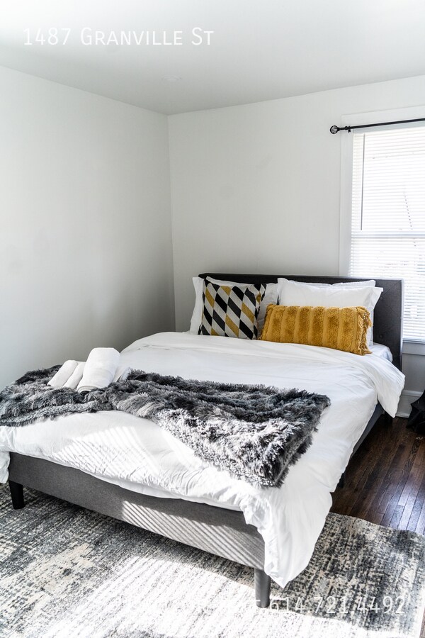 Building Photo - 1487 Granville St