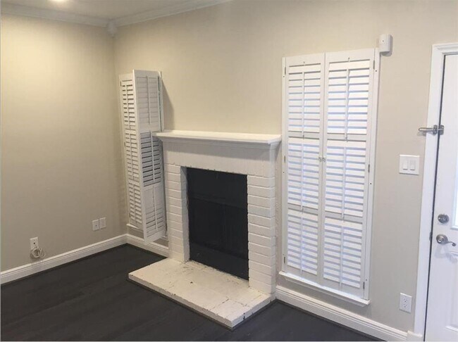 Building Photo - 12550 Piping Rock Dr
