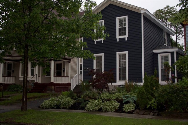 Primary Photo - 114 Averill Ave