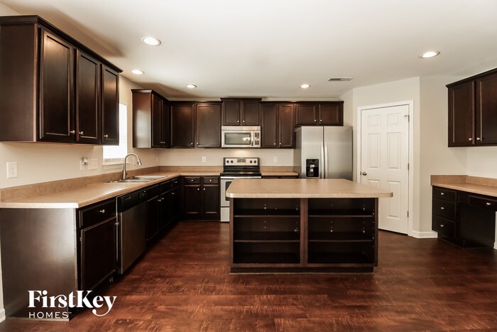 Building Photo - 5903 Landerwood Dr