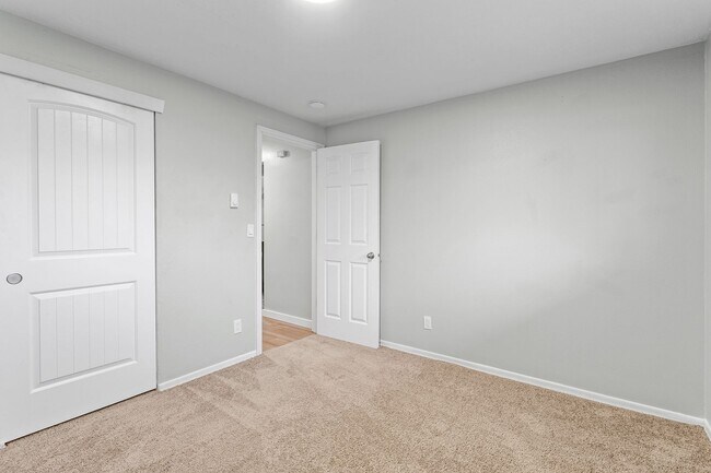 Building Photo - 1365CEDA