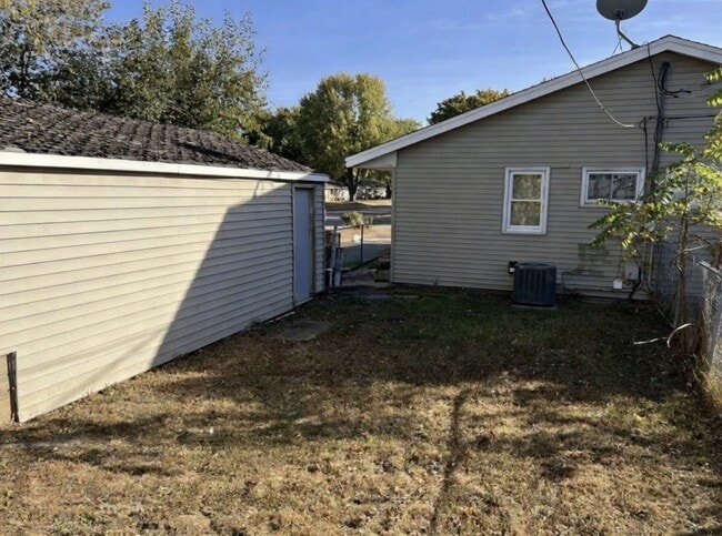 Building Photo - 993 Oriole Dr