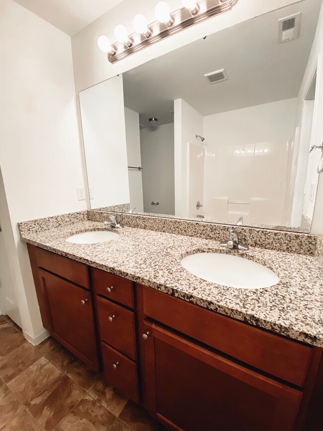 Building Photo - 335 Flat Cove Rd