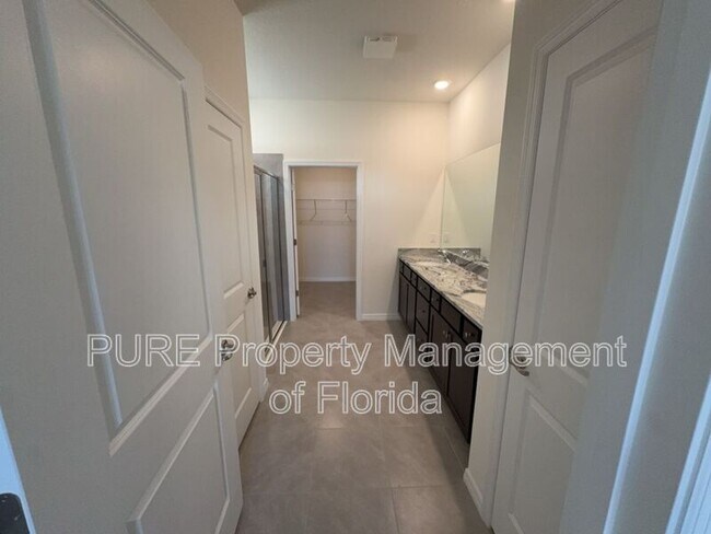 Building Photo - 4122 NW 48th Ter Rd