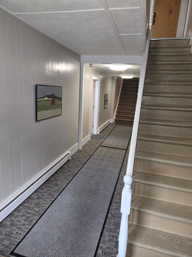 Building Photo - 1092 New Hampshire Rte 175