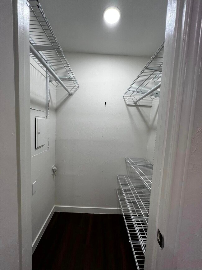 Room 2 Closet - 2401 Leon St