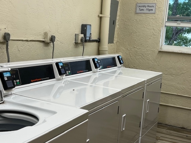 Building Photo - 11131 Royal Palm Blvd