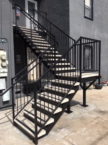 Building Photo - 622 N Irving Blvd