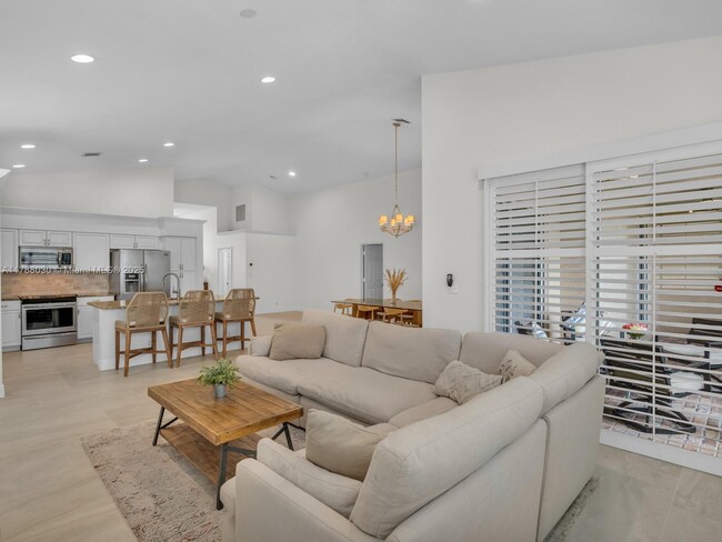 Building Photo - 7676 Eagle Point Dr