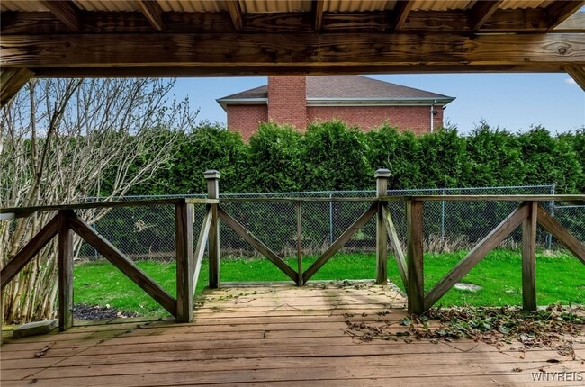 Building Photo - 9400 Wehrle Dr