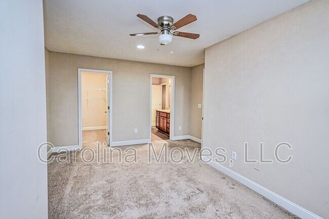 Building Photo - 213 Bell Heather Ln