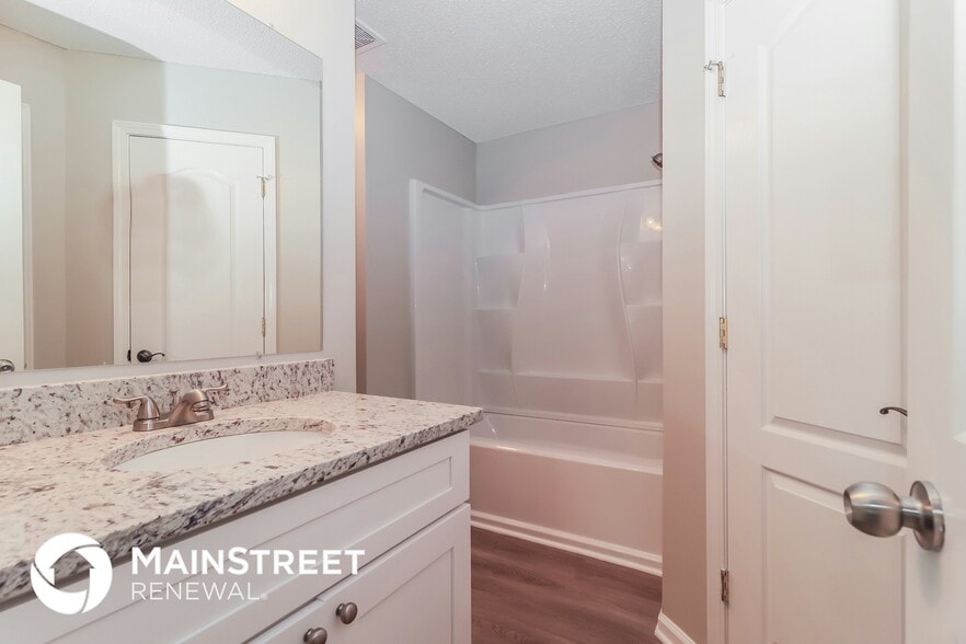 Building Photo - 104 Creekside Cir