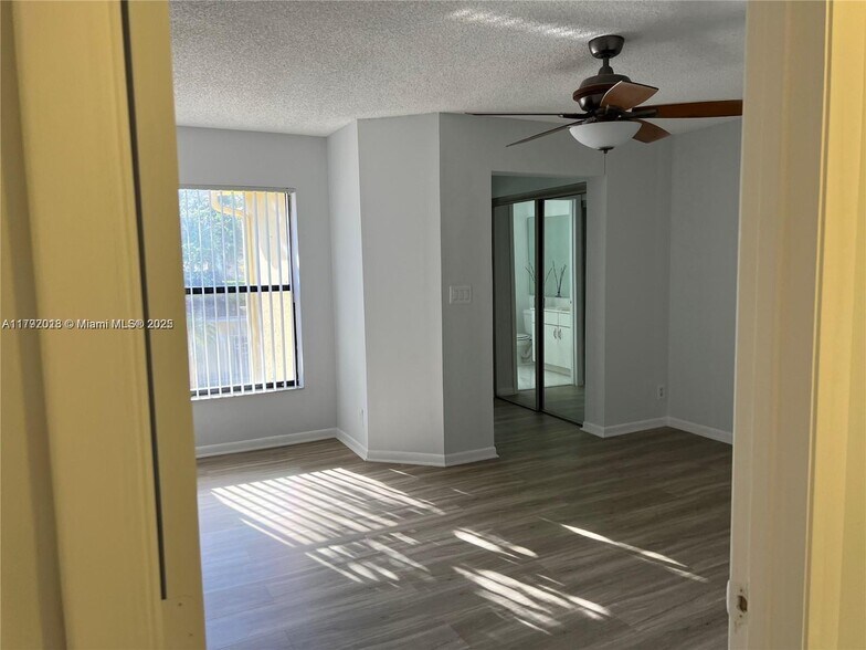 Building Photo - 151 SW 95th Ter