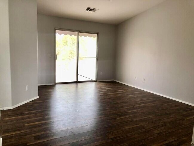 Building Photo - 78825 Zenith Way