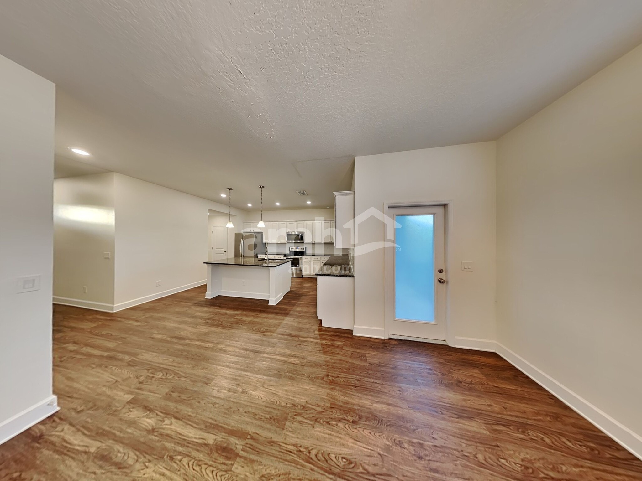 Building Photo - 405 Crestrun Loop