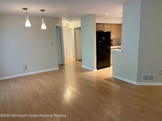Building Photo - 124 Walden Cir
