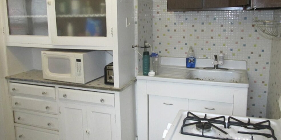 Primary Photo - 3709 N Hoyne Ave
