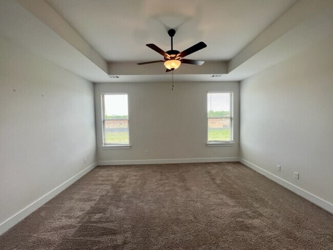 Building Photo - Beautiful 4 Bed/ 3.5 Bath Home in Newly Built Rivers Edge!