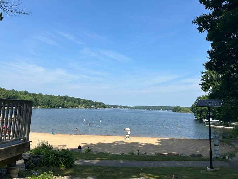5-minute walk to lake - 30 Wall St