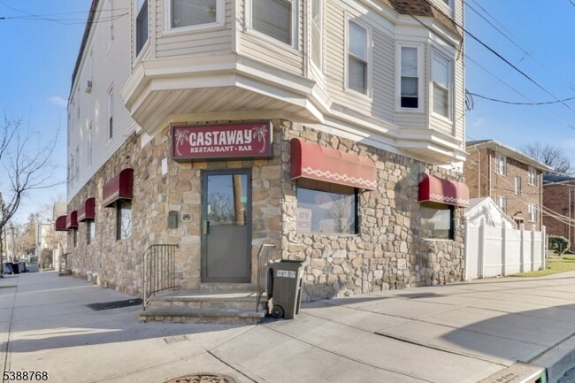 Building Photo - 284 Watchung Ave