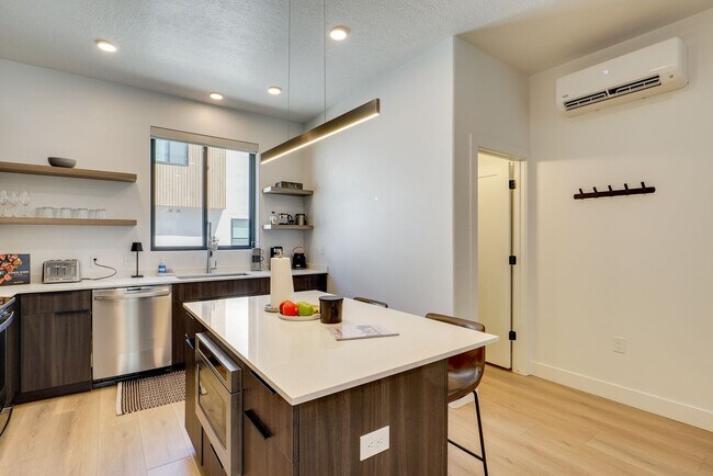 Building Photo - 4164 S Sugaree Ln
