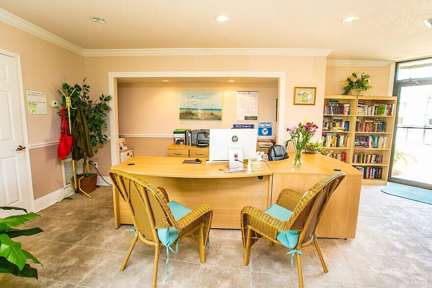 Building Photo - 6100 A1A S