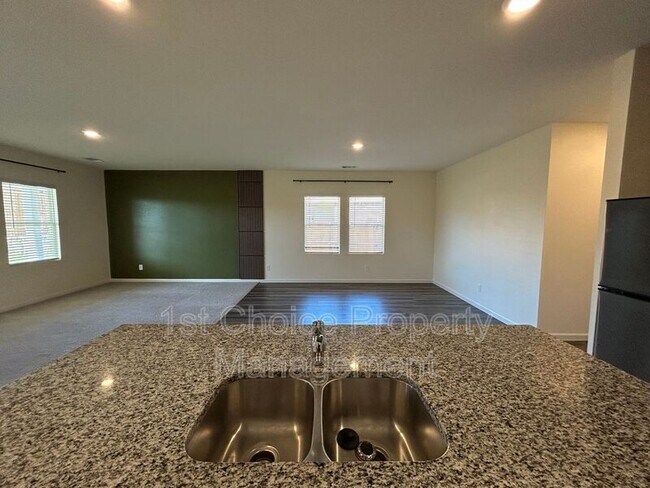 Building Photo - 8229 Pitchfork Dr