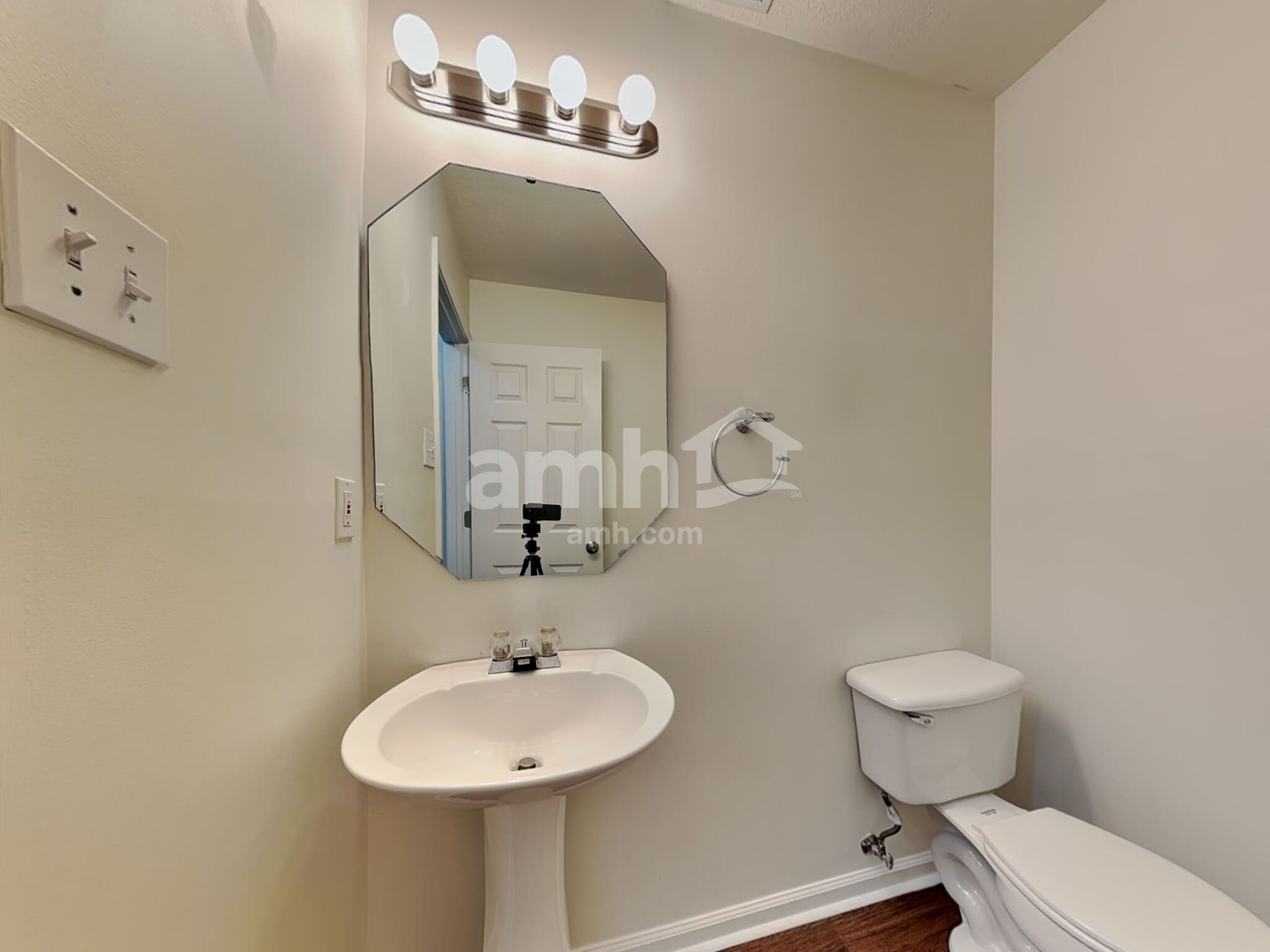 Building Photo - 5721 Gaboury Ln