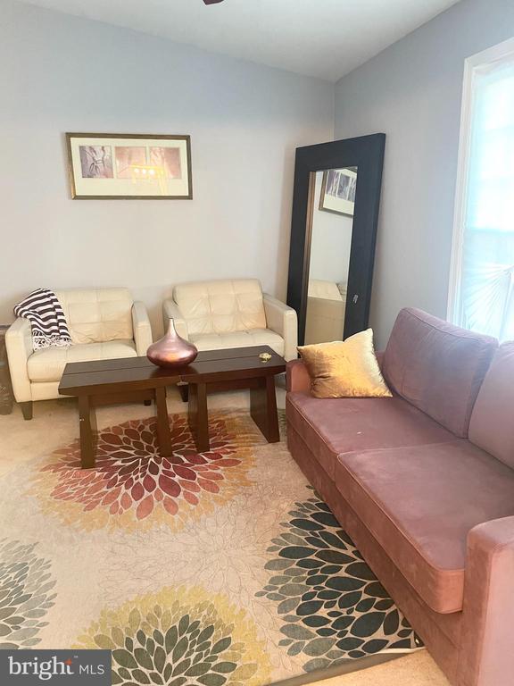 Building Photo - 15401 Empress Way