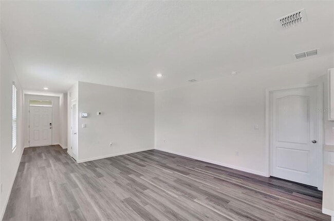 Building Photo - 5879 Galloping Dr