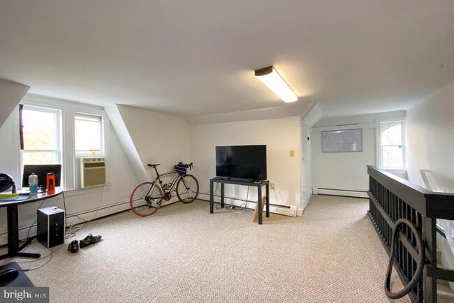 Building Photo - 10 Princeton Ave