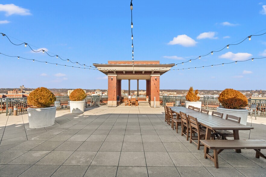 Rooftop - 1390 Kenyon St NW